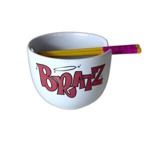 Bratz Characters White 20 Oz. Ceramic Ramen Bowl With Chopsticks